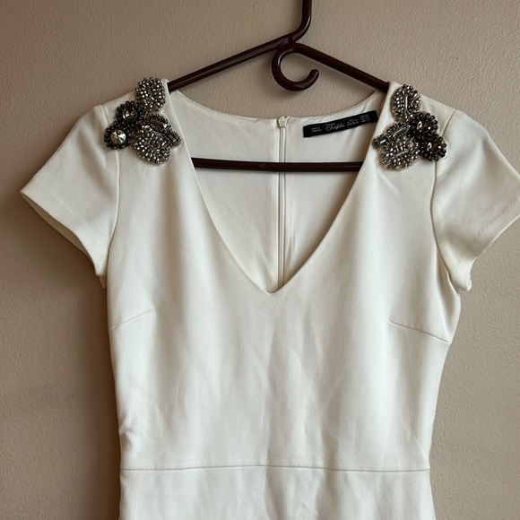 Zara Trafaluc Women’s Dress Sz XS Off White Formal Mini ST1925 Beaded Patches - Picture 2 of 9